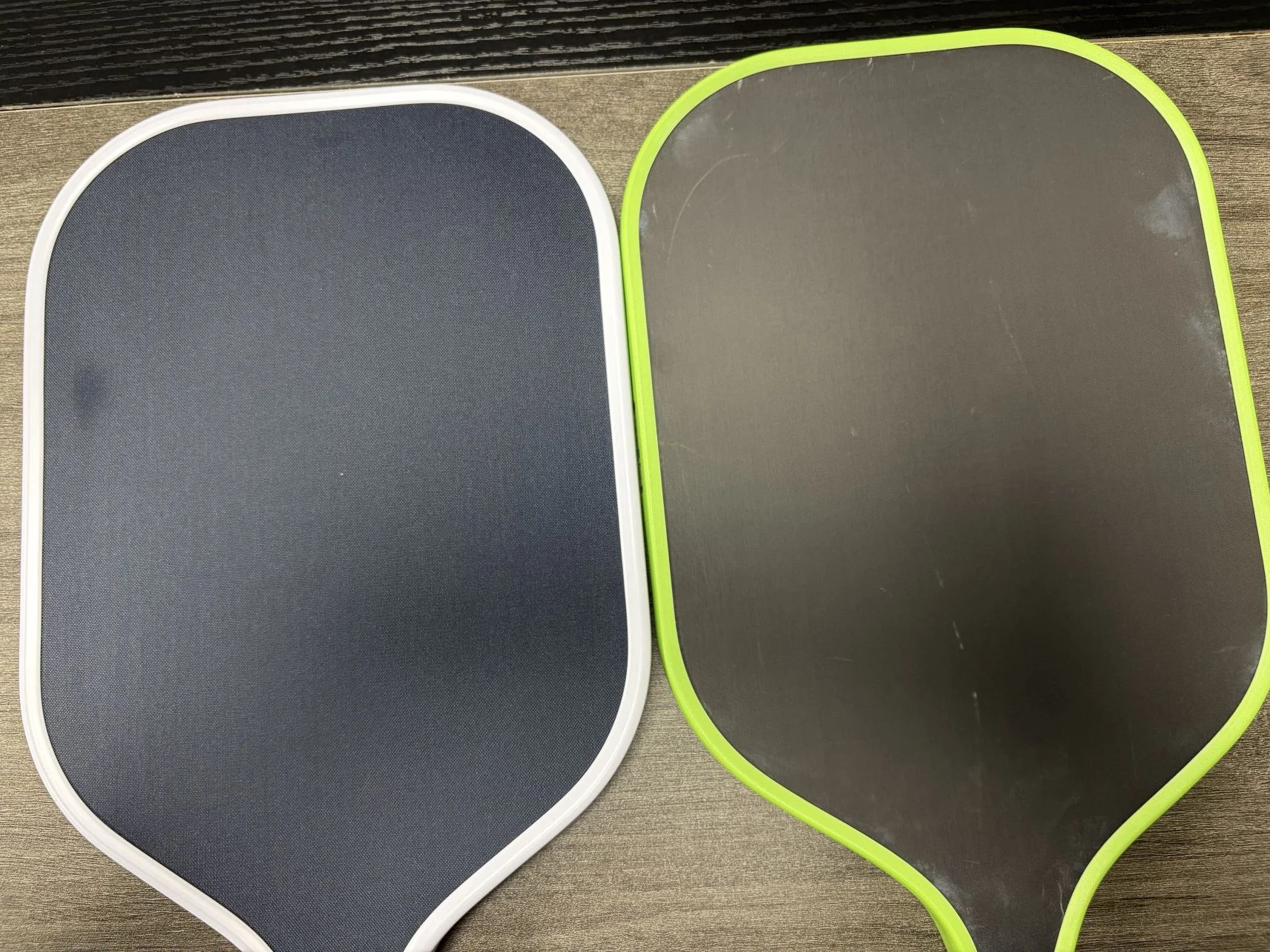 Silicon Carbide surface vs T700 raw carbon fiber pickleball paddle surface comparison